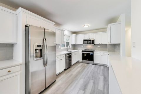 Tiny photo for 304 N Pinecrest Road, Bolingbrook, IL 60440 (MLS # 12441342)