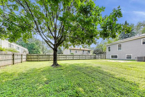 Tiny photo for 304 N Pinecrest Road, Bolingbrook, IL 60440 (MLS # 12441342)