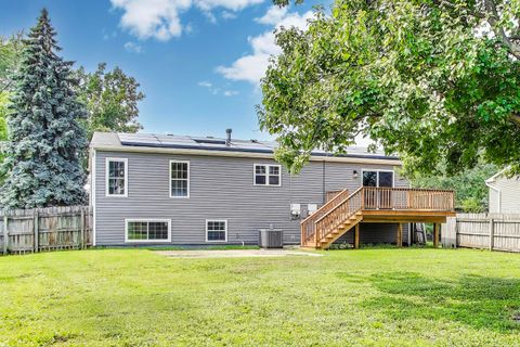 Tiny photo for 304 N Pinecrest Road, Bolingbrook, IL 60440 (MLS # 12441342)