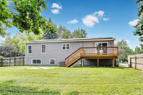 Tiny photo for 304 N Pinecrest Road, Bolingbrook, IL 60440 (MLS # 12441342)