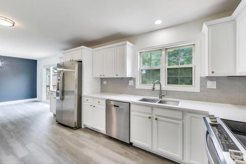 Tiny photo for 304 N Pinecrest Road, Bolingbrook, IL 60440 (MLS # 12441342)