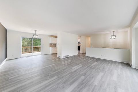 Tiny photo for 304 N Pinecrest Road, Bolingbrook, IL 60440 (MLS # 12441342)