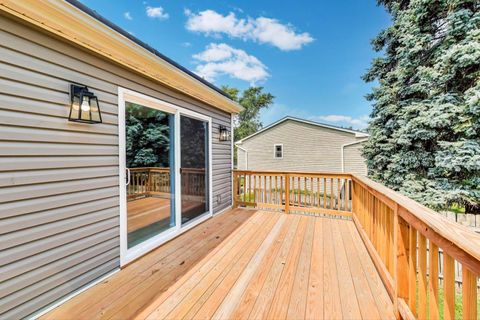 Tiny photo for 304 N Pinecrest Road, Bolingbrook, IL 60440 (MLS # 12441342)