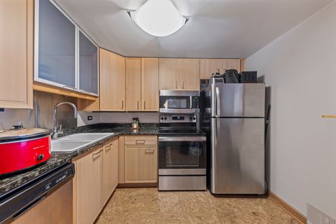 Tiny photo for 2015 S Finley Road #801, Lombard, IL 60148 (MLS # 12593695)