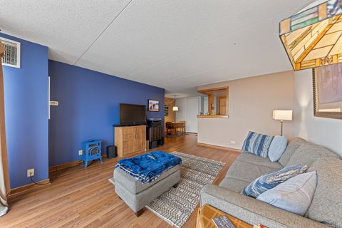 Tiny photo for 2015 S Finley Road #801, Lombard, IL 60148 (MLS # 12593695)