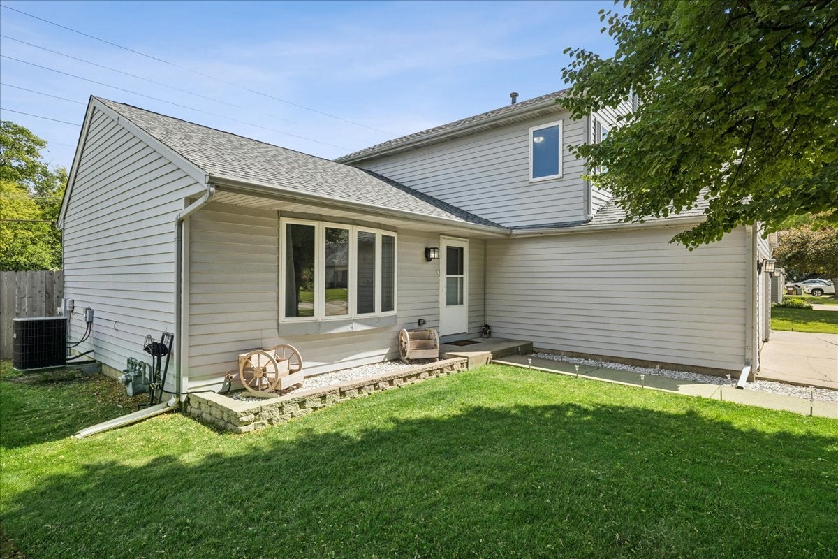 124 S Glenbrook Trail