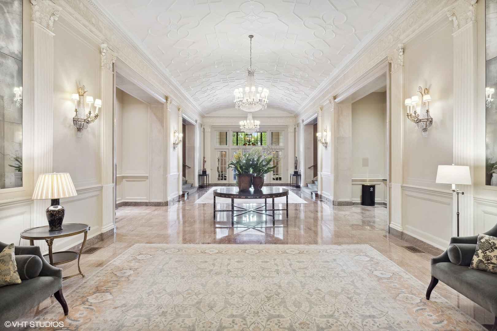 189 E Lake Shore Drive 15W