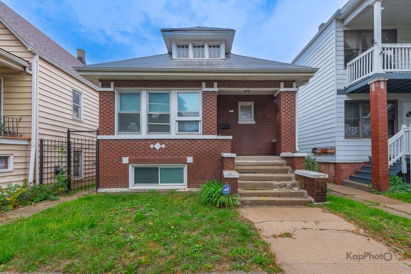5012 S WASHTENAW AVE, CHICAGO, IL 60632 - Image 483622914f0bb36e2e82fe5a9a2e8bc0/3116950416