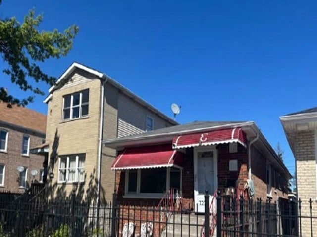 2225 S Kenneth Avenue