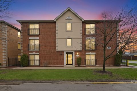 Tiny photo for 3447 Ridgeland Avenue #104, Berwyn, IL 60402 (MLS # 12606376)