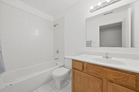 Tiny photo for 3447 Ridgeland Avenue #104, Berwyn, IL 60402 (MLS # 12606376)