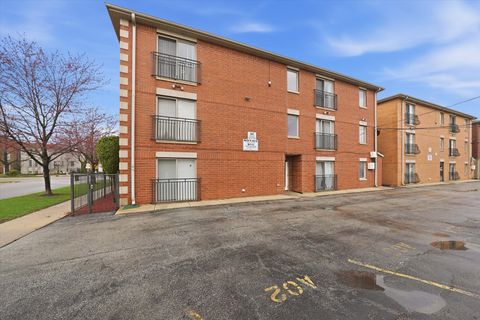 Tiny photo for 3447 Ridgeland Avenue #104, Berwyn, IL 60402 (MLS # 12606376)