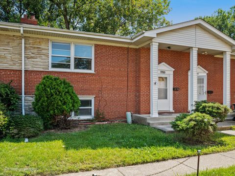 Photo of 7753 N Nordica Avenue, Niles, IL 60714 (MLS # 12470832)