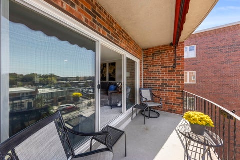 Tiny photo for 515 N Main Street #4AS, Glen Ellyn, IL 60137 (MLS # 12781841)