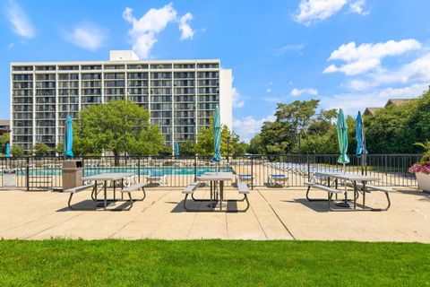 Tiny photo for 2005 S Finley Road #1204, Lombard, IL 60148 (MLS # 12488119)