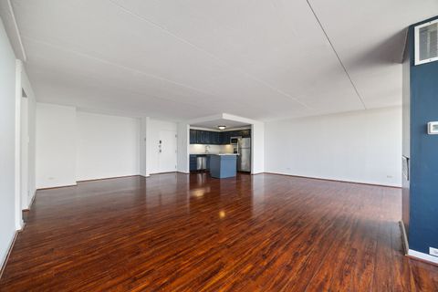Tiny photo for 2005 S Finley Road #1204, Lombard, IL 60148 (MLS # 12488119)