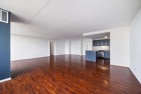 Tiny photo for 2005 S Finley Road #1204, Lombard, IL 60148 (MLS # 12488119)
