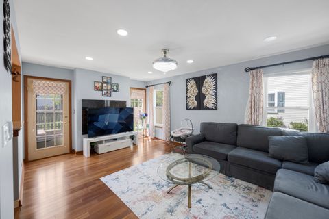Tiny photo for 17 Buchanan Lane, Streamwood, IL 60107 (MLS # 12634945)