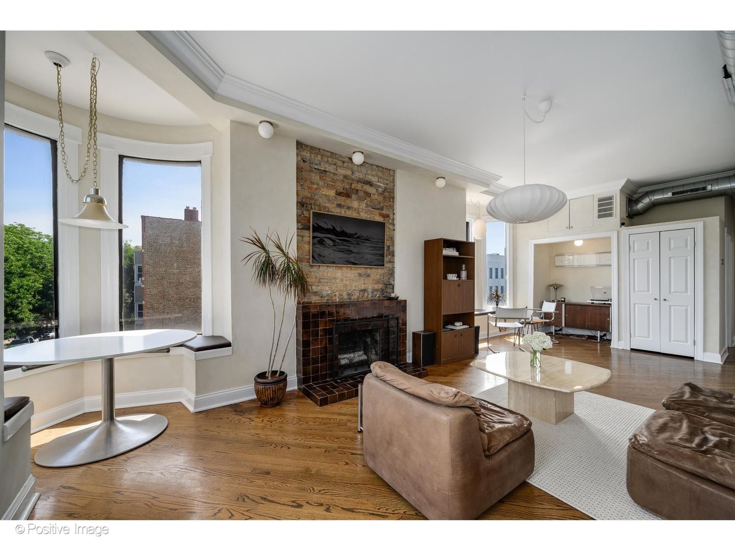 1135 W Webster Avenue 3
