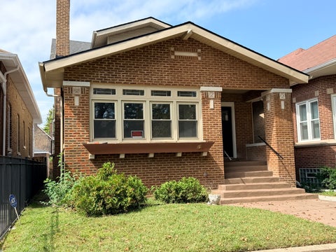 Photo of 8118 S Saint Lawrence Avenue, Chicago, IL 60619 (MLS # 12749686)
