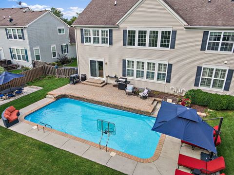 Tiny photo for 211 Valencia Parkway, Gilberts, IL 60136 (MLS # 12480663)