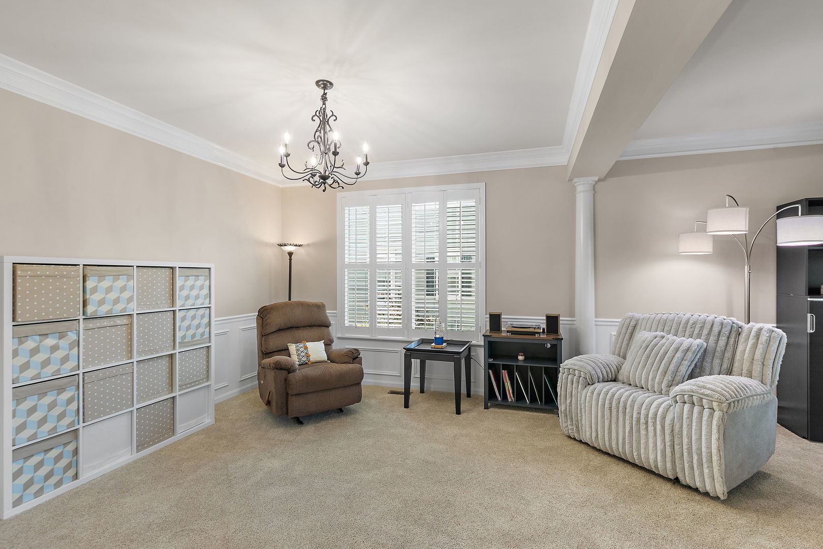 211 Valencia Parkway