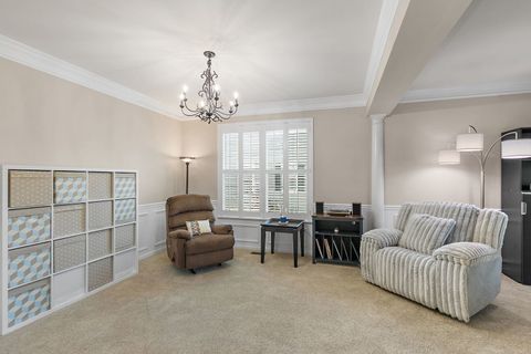 Tiny photo for 211 Valencia Parkway, Gilberts, IL 60136 (MLS # 12480663)