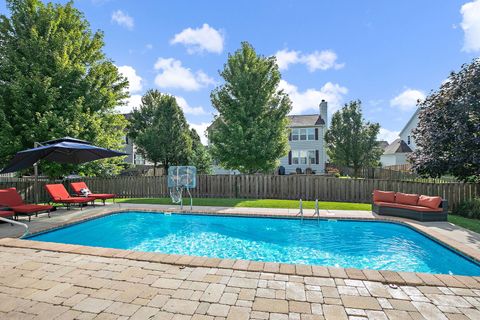 Tiny photo for 211 Valencia Parkway, Gilberts, IL 60136 (MLS # 12480663)