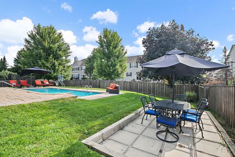 Tiny photo for 211 Valencia Parkway, Gilberts, IL 60136 (MLS # 12480663)