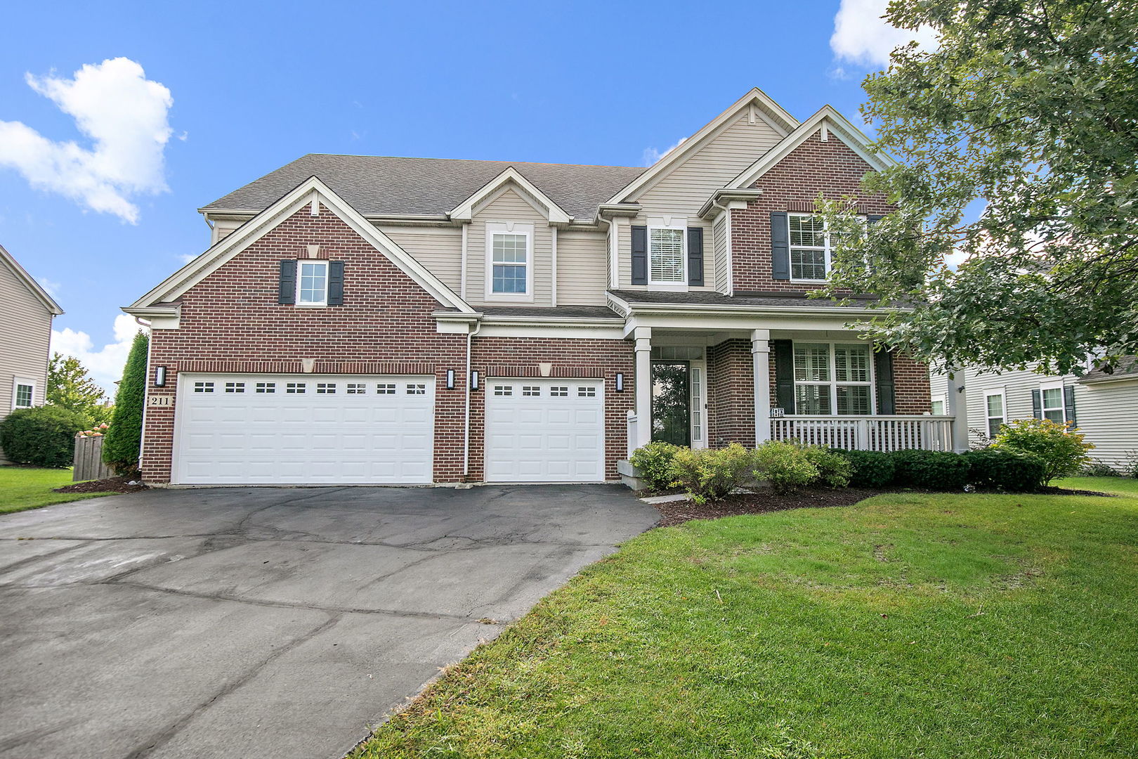 211 Valencia Parkway