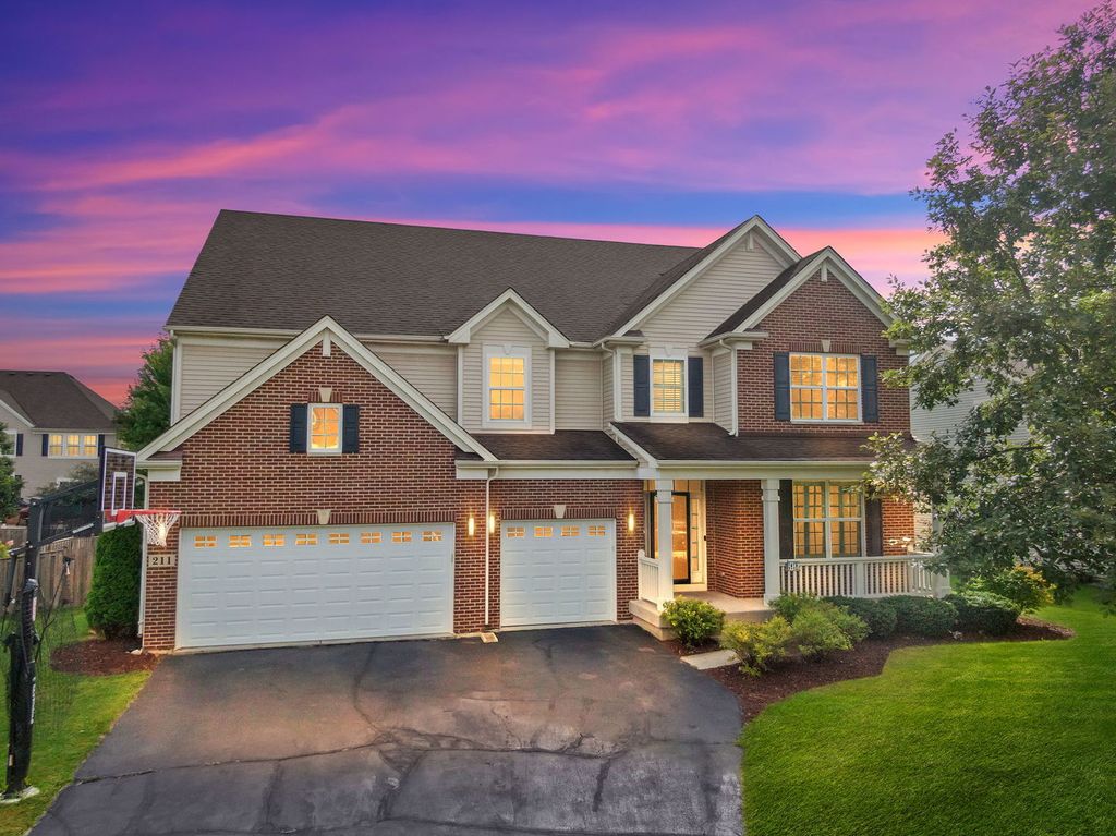 Photo for 211 Valencia Parkway, Gilberts, IL 60136 (MLS # 12480663)