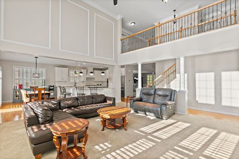 Tiny photo for 211 Valencia Parkway, Gilberts, IL 60136 (MLS # 12480663)