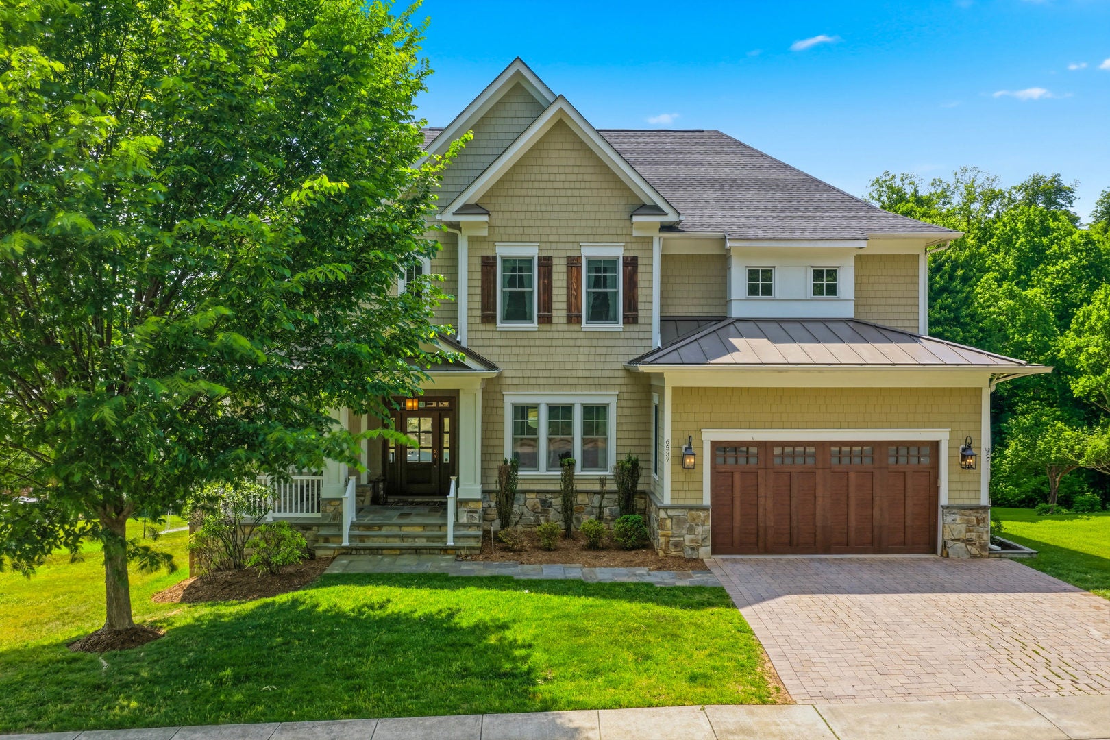 6537 35th Road N
