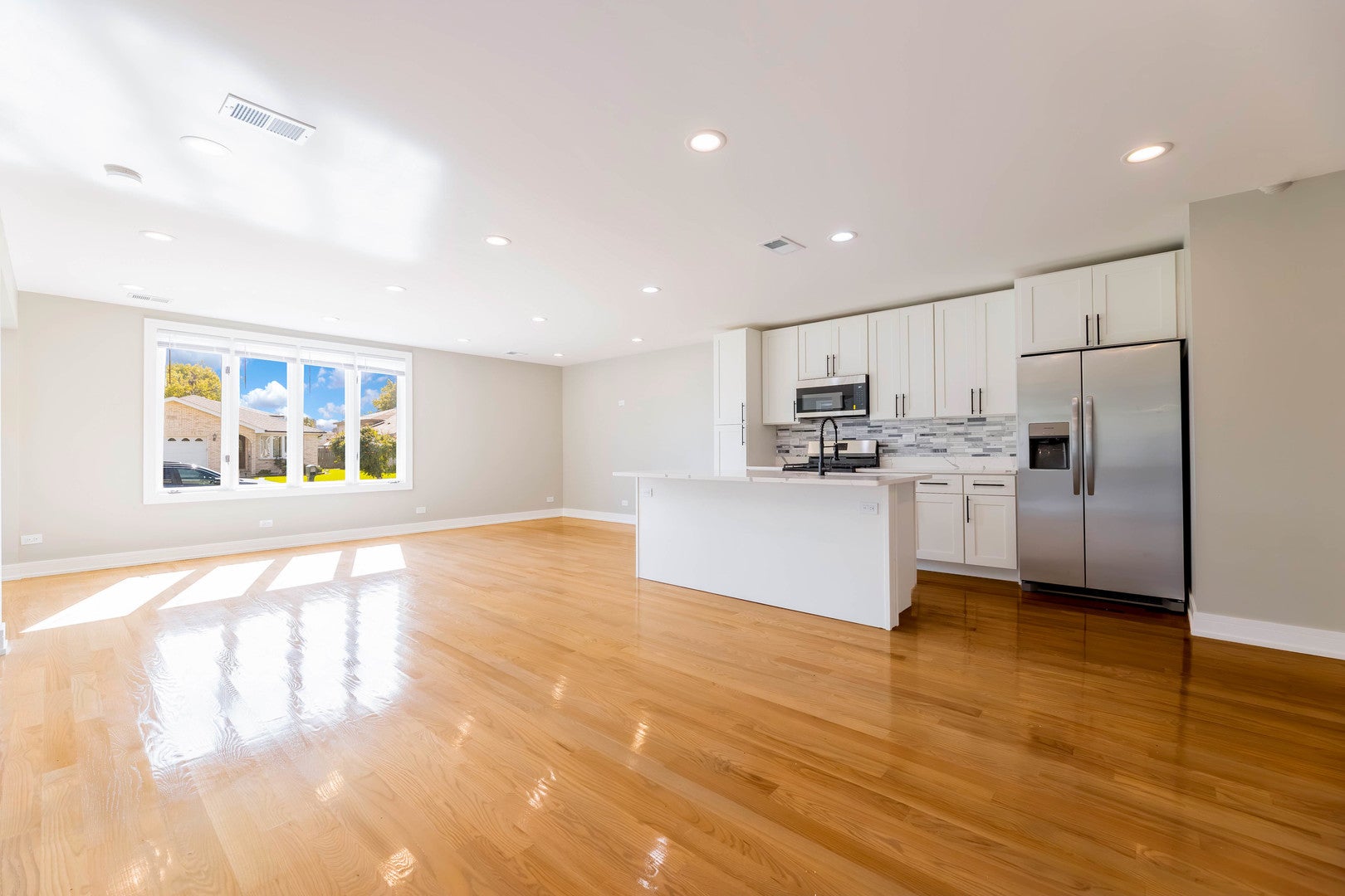 5708 W 84th Place