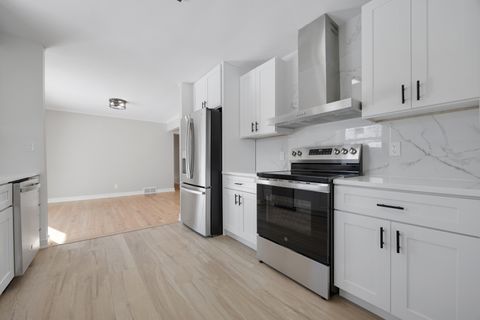 Tiny photo for 521 N Vale Avenue, Rockford, IL 61107 (MLS # 12547425)