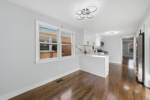 Tiny photo for 2811 W 82nd Street, Chicago, IL 60652 (MLS # 12615661)