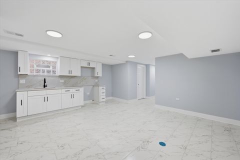 Tiny photo for 2811 W 82nd Street, Chicago, IL 60652 (MLS # 12615661)