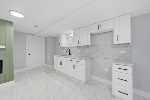 Tiny photo for 2811 W 82nd Street, Chicago, IL 60652 (MLS # 12615661)