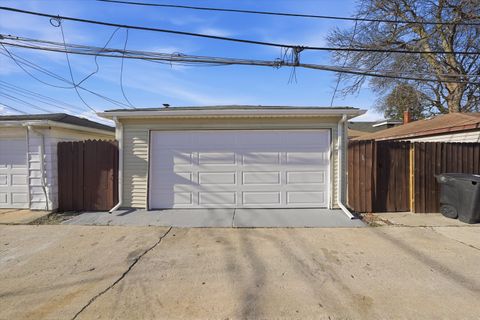 Tiny photo for 2811 W 82nd Street, Chicago, IL 60652 (MLS # 12615661)