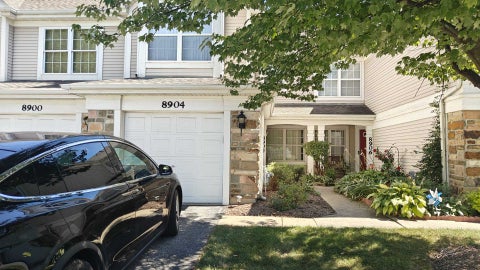 Photo of 8904 W HEATHWOOD Circle #8904, Niles, IL 60714 (MLS # 12754321)