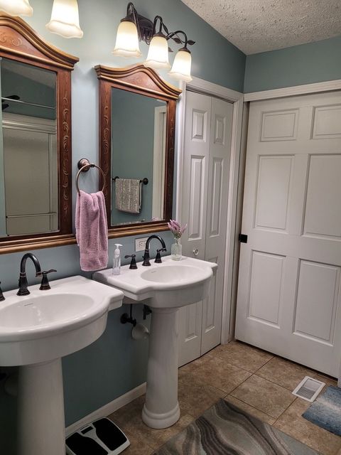 Tiny photo for 17362 N Idlewood Lane, Mt Vernon, IL 62864 (MLS # 12581586)