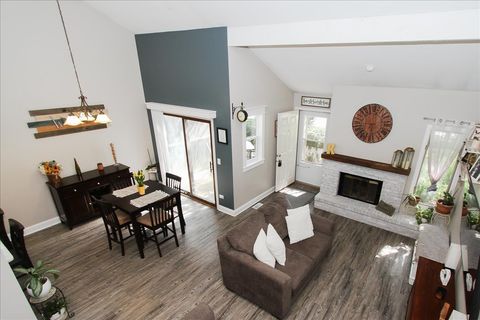 Tiny photo for 949 MANCHESTER Court, South Elgin, IL 60177 (MLS # 12639473)