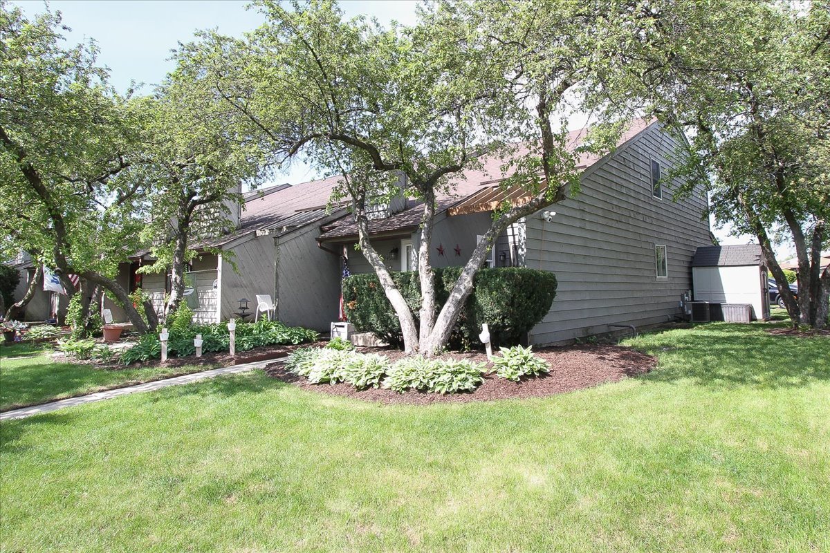 949 MANCHESTER Court