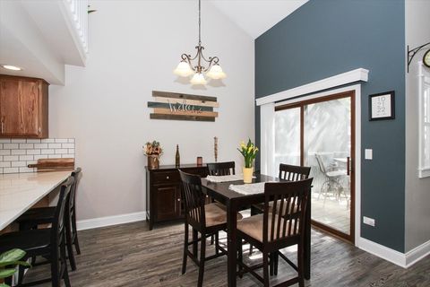Tiny photo for 949 MANCHESTER Court, South Elgin, IL 60177 (MLS # 12639473)