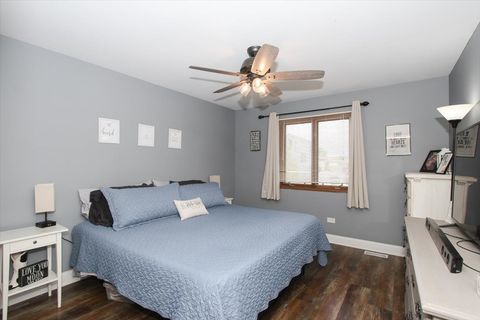 Tiny photo for 949 MANCHESTER Court, South Elgin, IL 60177 (MLS # 12639473)