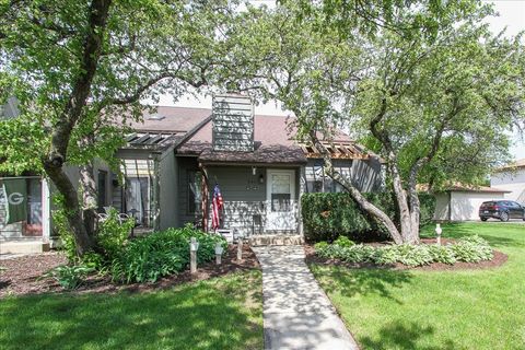 Photo of 949 MANCHESTER Court, South Elgin, IL 60177 (MLS # 12639473)