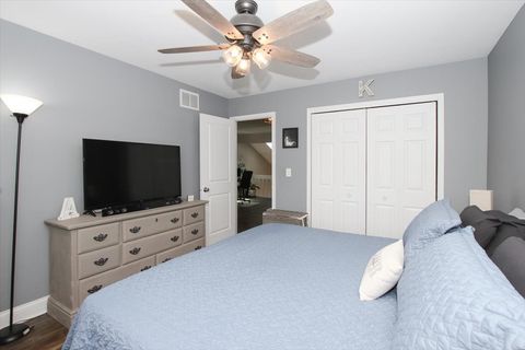 Tiny photo for 949 MANCHESTER Court, South Elgin, IL 60177 (MLS # 12639473)