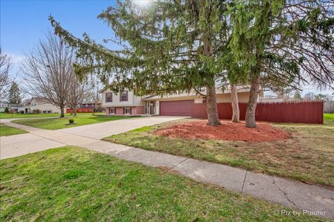 Tiny photo for 876 Darlington Lane, Crystal Lake, IL 60014 (MLS # 12615752)