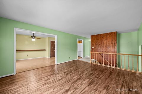 Tiny photo for 876 Darlington Lane, Crystal Lake, IL 60014 (MLS # 12615752)