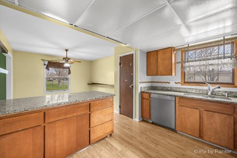 Tiny photo for 876 Darlington Lane, Crystal Lake, IL 60014 (MLS # 12615752)